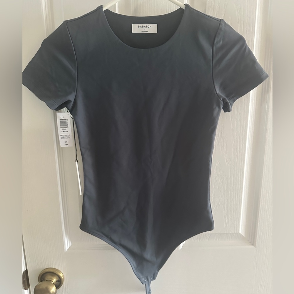 NWT Aritizia babaton short sleeve bodysuit
Size Small